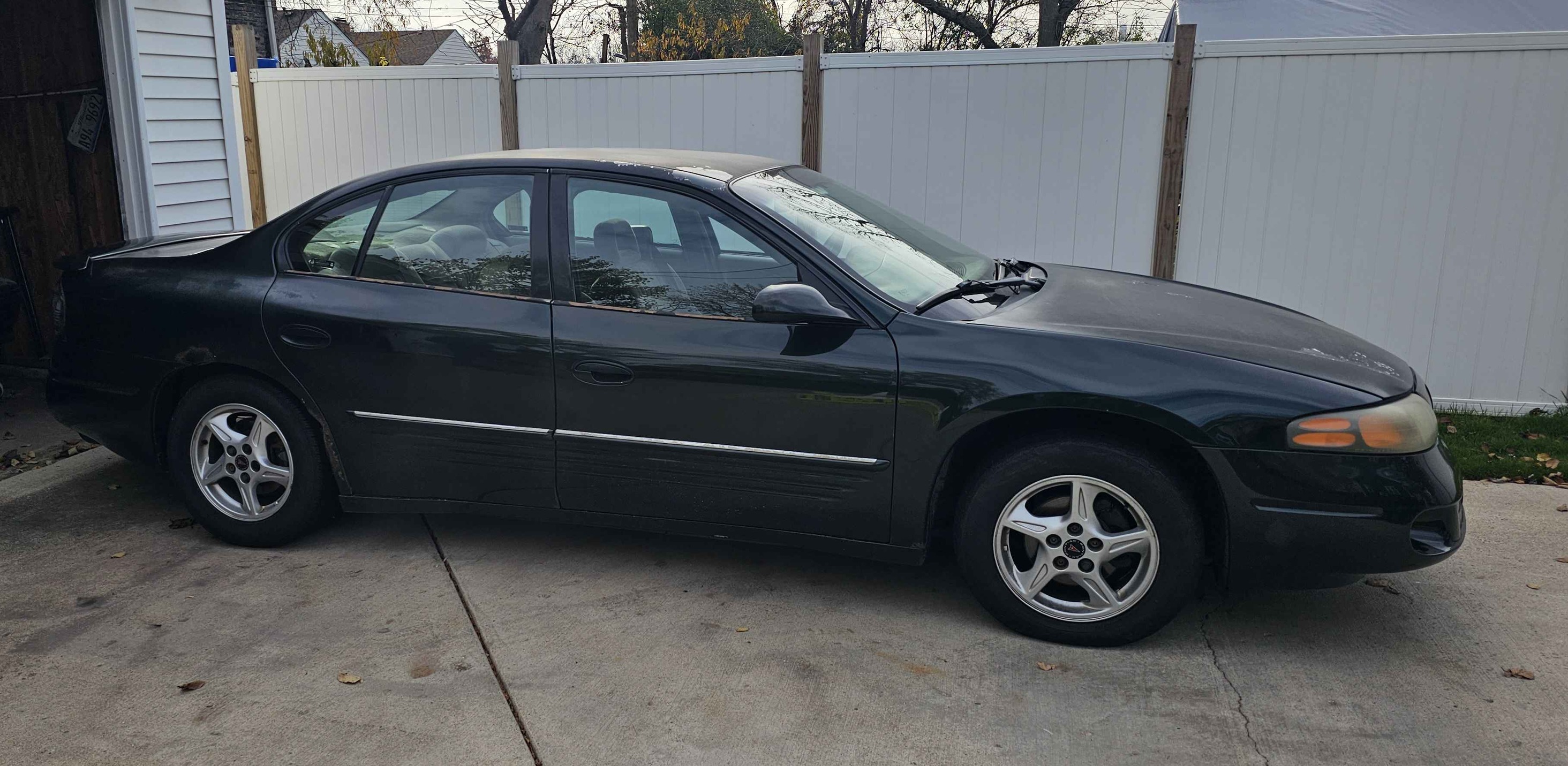 2002 Pontiac Bonneville - SE Sedan 4D