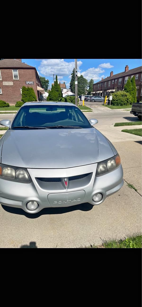2000 Pontiac Bonneville - SLE Sedan 4D