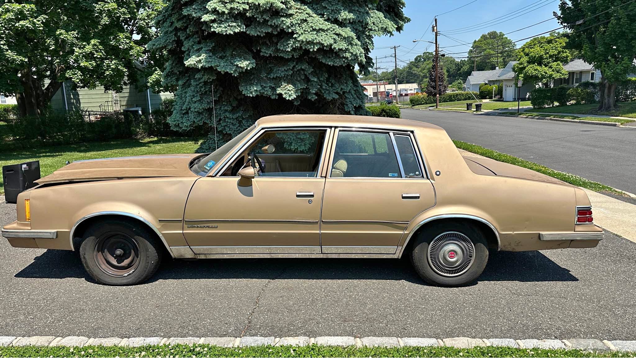 1986 Pontiac Bonneville - GXP Sedan 4D