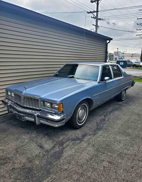 1978 Pontiac Bonneville - SE Sedan 4D