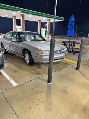1996 Pontiac Bonneville - SE Sedan 4D