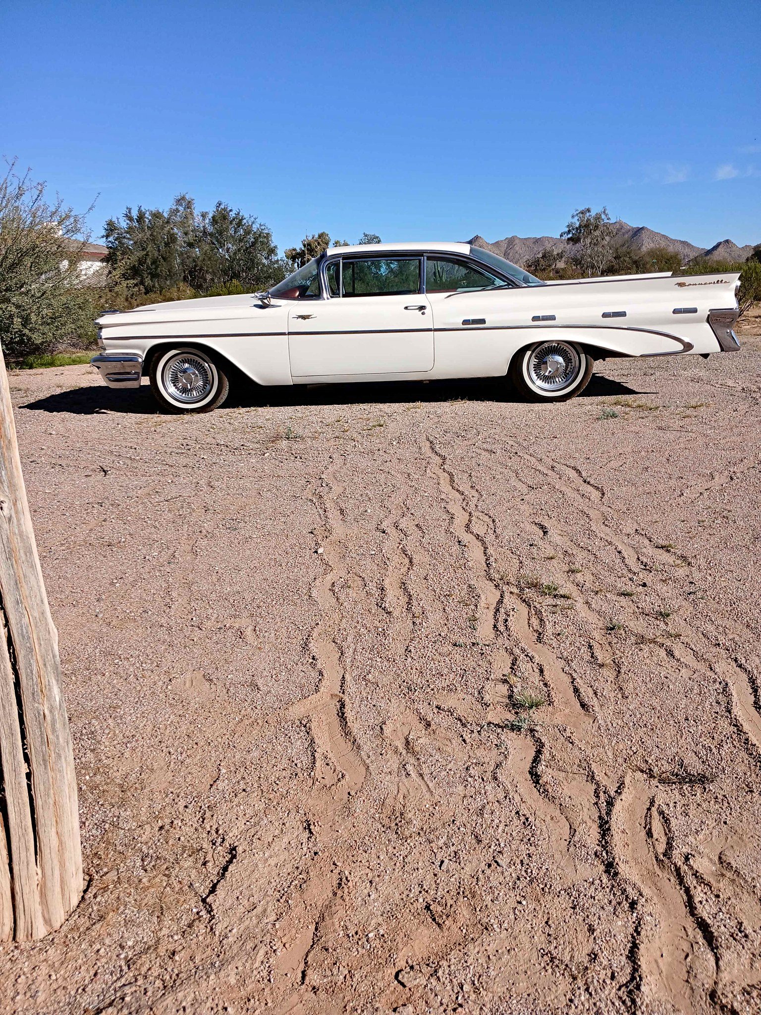 1959 Pontiac Bonneville - 2 door hard top
