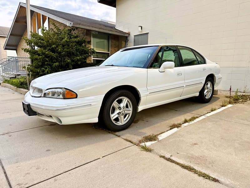 1999 Pontiac Bonneville - SE Sedan 4D