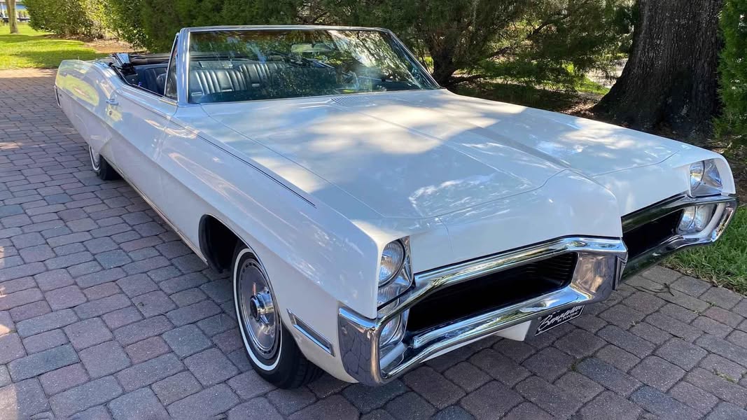 1967 Pontiac Bonneville - Convertible