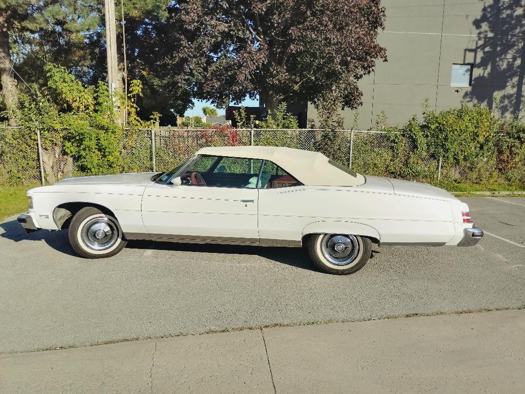 1975 Pontiac Bonneville convertible