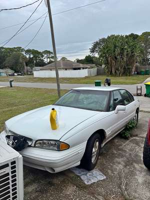 1999 Pontiac Bonneville - SE Sedan 4D