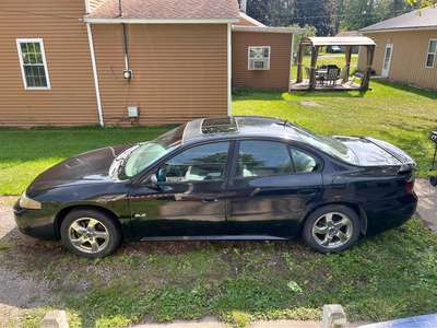 2005 Pontiac Bonneville SLE Sedan 4D