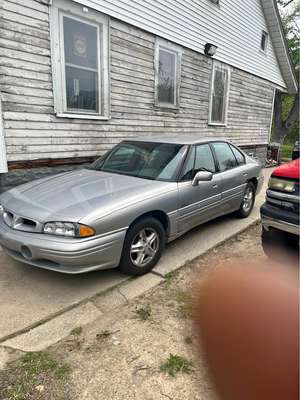 1998 Pontiac Bonneville - SLE Sedan 4D
