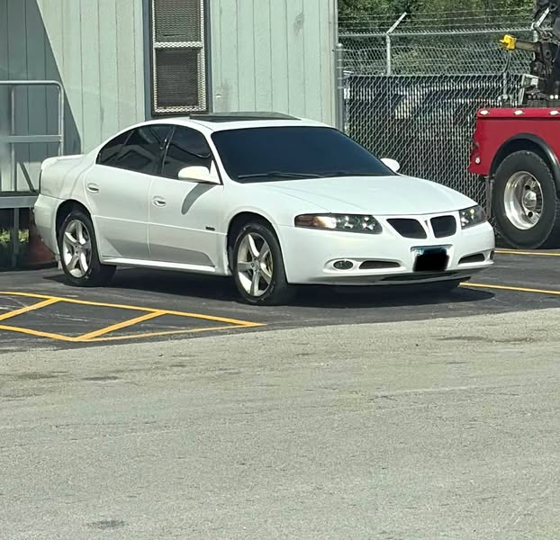 2005 Pontiac Bonneville - GXP Sedan 4D