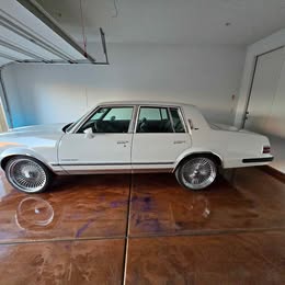 1986 Pontiac Bonneville - SE Sedan 4D