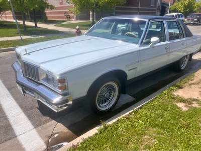 1979 Pontiac Bonneville - SE Sedan 4D