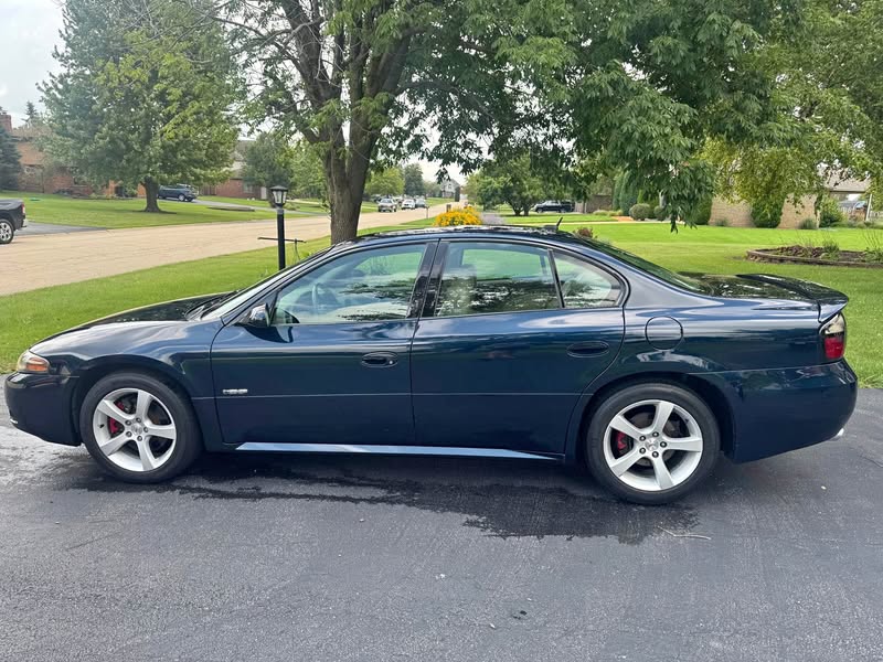 2005 Pontiac Bonneville - GXP Sedan 4D