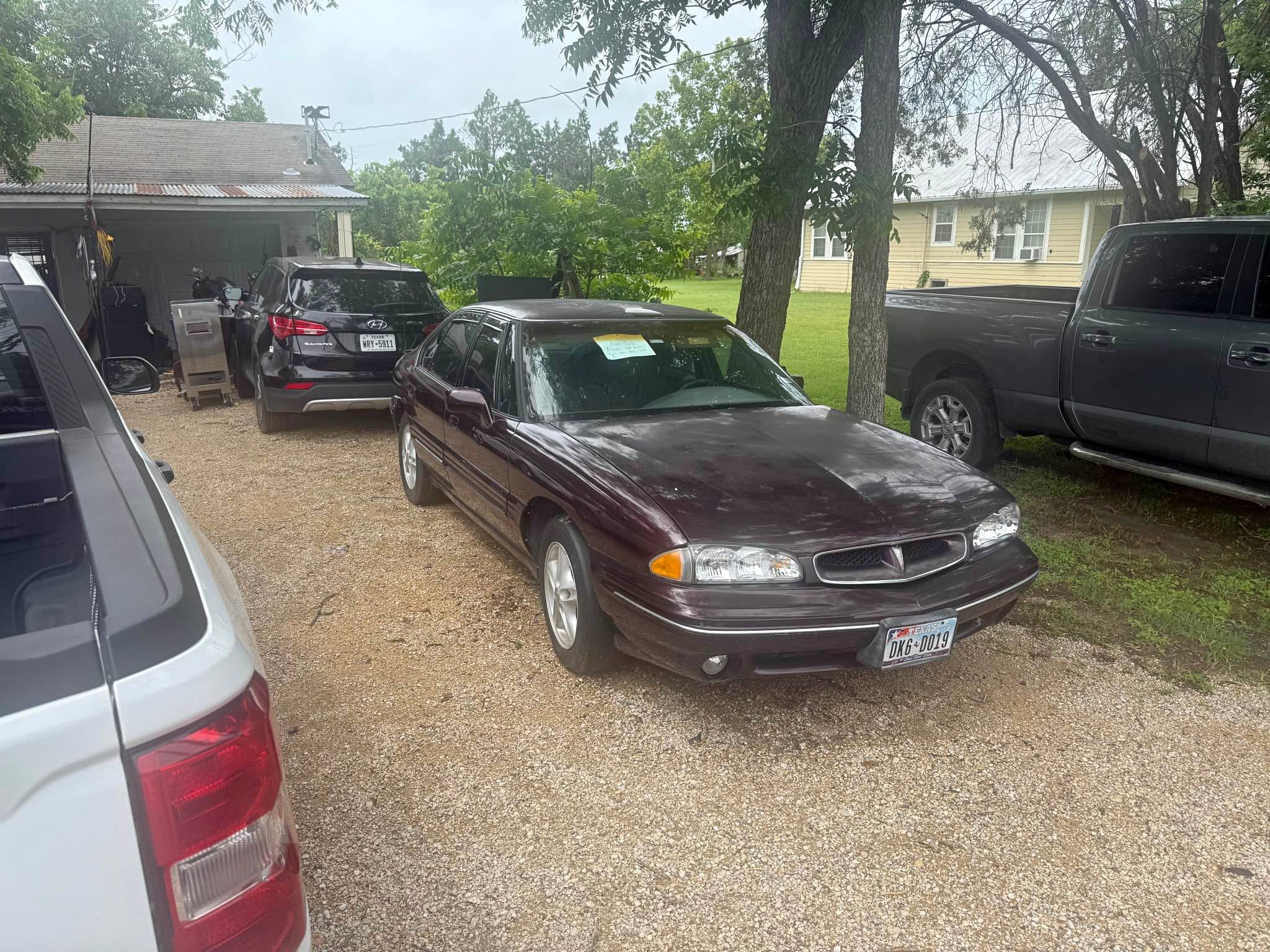 1999 Pontiac Bonneville - SE Sedan 4D
