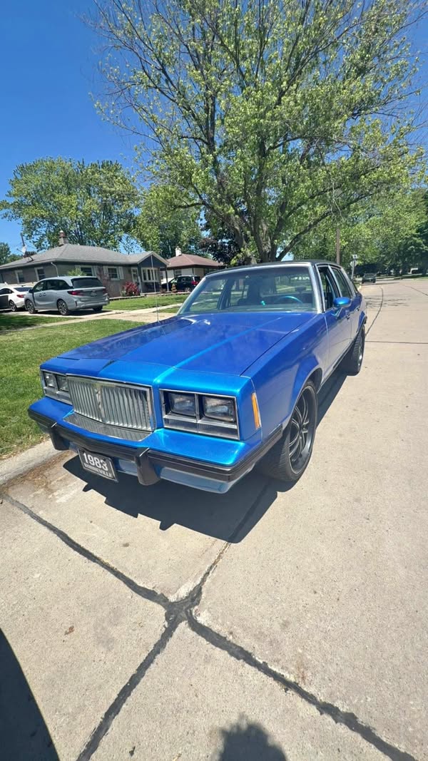 1983 Pontiac Bonneville - GXP Sedan 4D