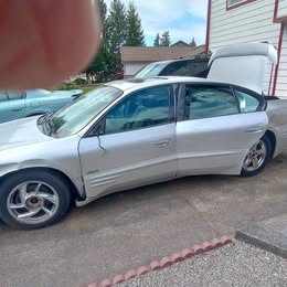 Parting 2003 Pontiac Bonneville SLE