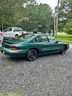 1997 Pontiac Bonneville - SE Sedan 4D