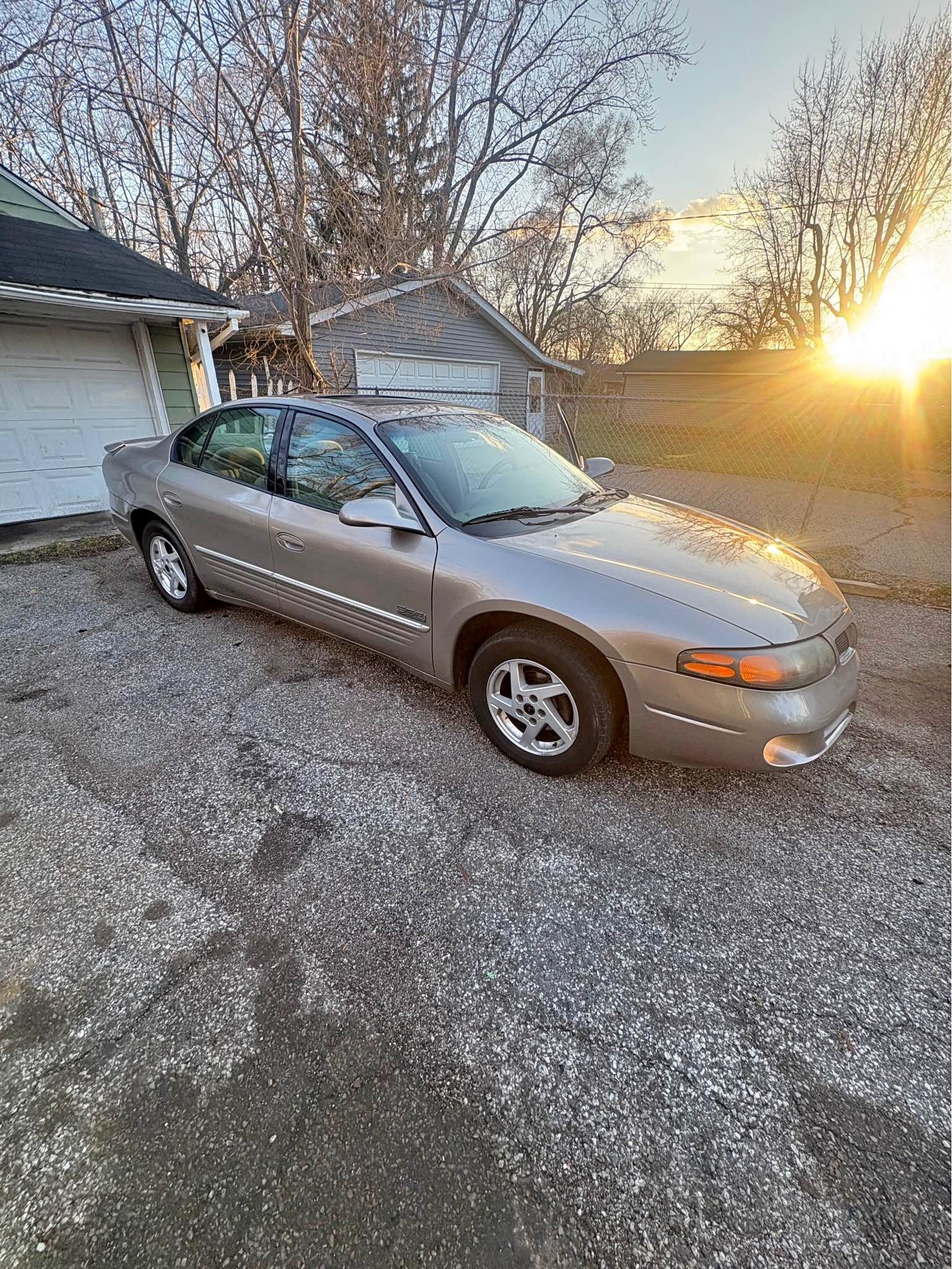 2003 Pontiac Bonneville - SSEi Sedan 4D
