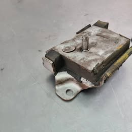 1979 Ford Bronco 351 \/ 400 4wd Engine Mounts \/ Perche Pair, Left \/ Right -