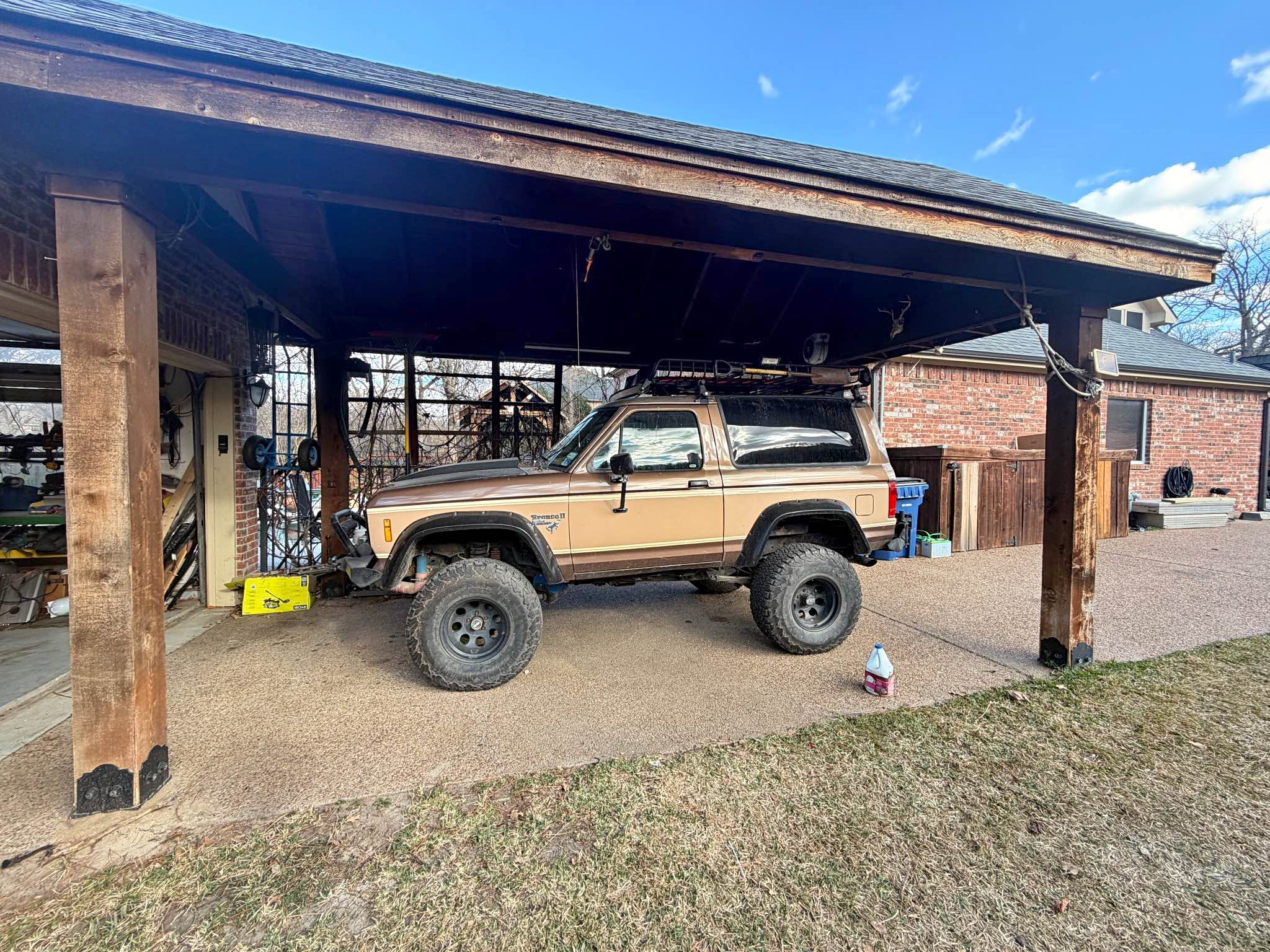 1984 Ford Bronco - Brown