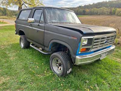 1982 Ford Bronco - Lariat