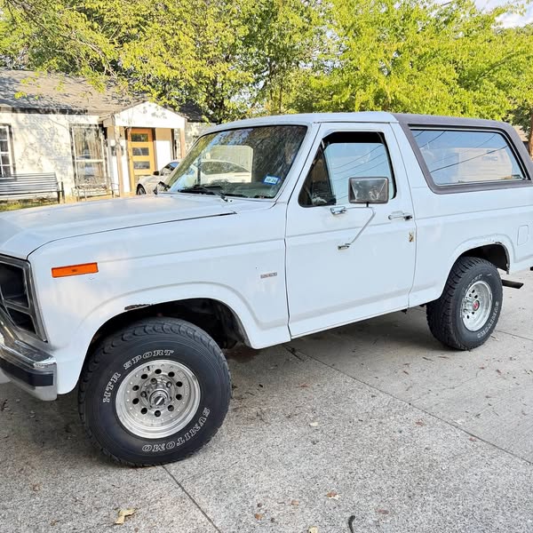 1983 Ford Bronco - Xlt 4x4
