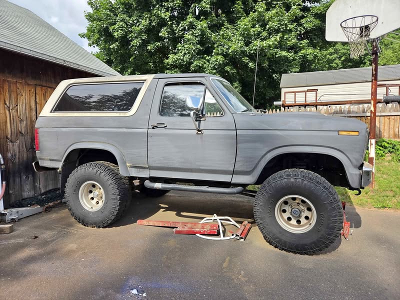1982 Ford Bronco - Sport Utility 2D