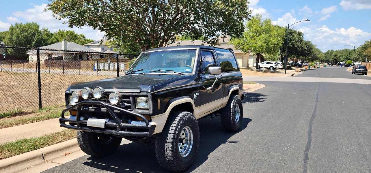 1986 Ford Bronco ii 4wd Eddie Bauer  - Cold A\/C Lots of New Parts!!