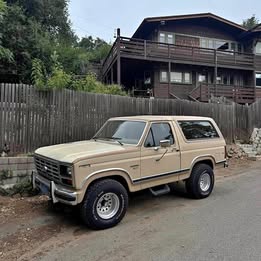 1984 Ford Bronco XLT 4WD \u2014 \u201cHank\u201d \ud83d\udda4