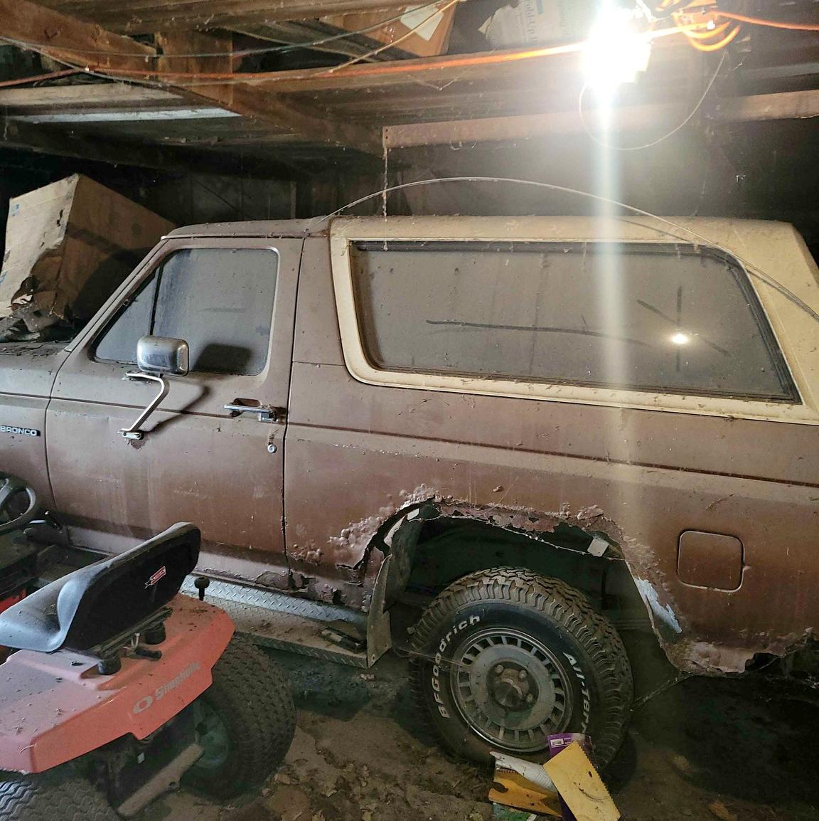 1985 Ford Bronco - Sport Utility 2D