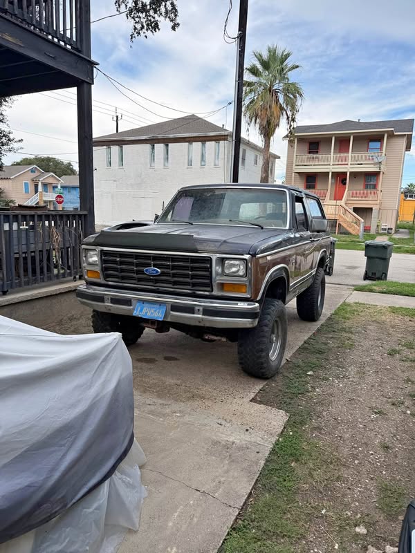 1981 Ford Bronco - XLT