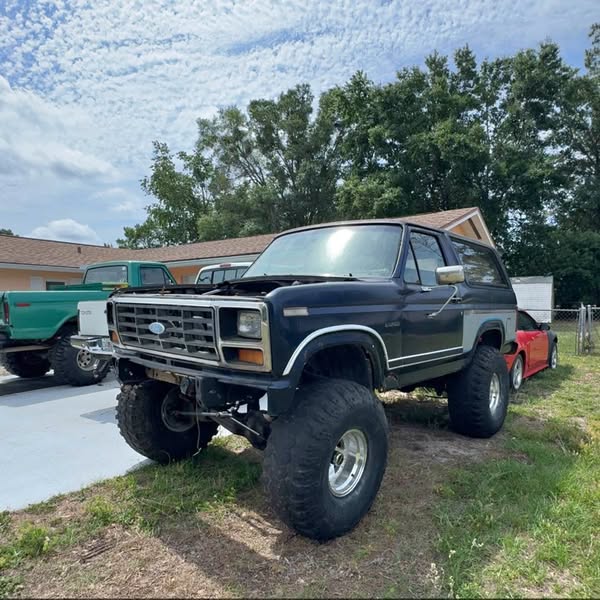 1985 Ford Bronco - Xlt