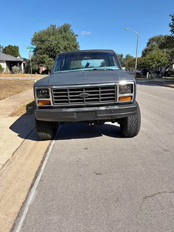 1982 Ford Bronco - Custom