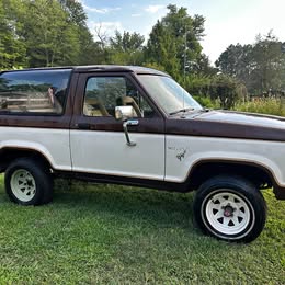 1984 Ford bronco ii