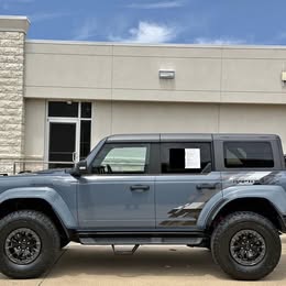 2024 Ford BRONCO RAPTOR $99,140 PRECIO ORIGINAL $75,998 PRECIO ACTUAL $9,500 DN [hidden information] SERGIO