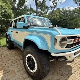 2023 Ford bronco raptor
