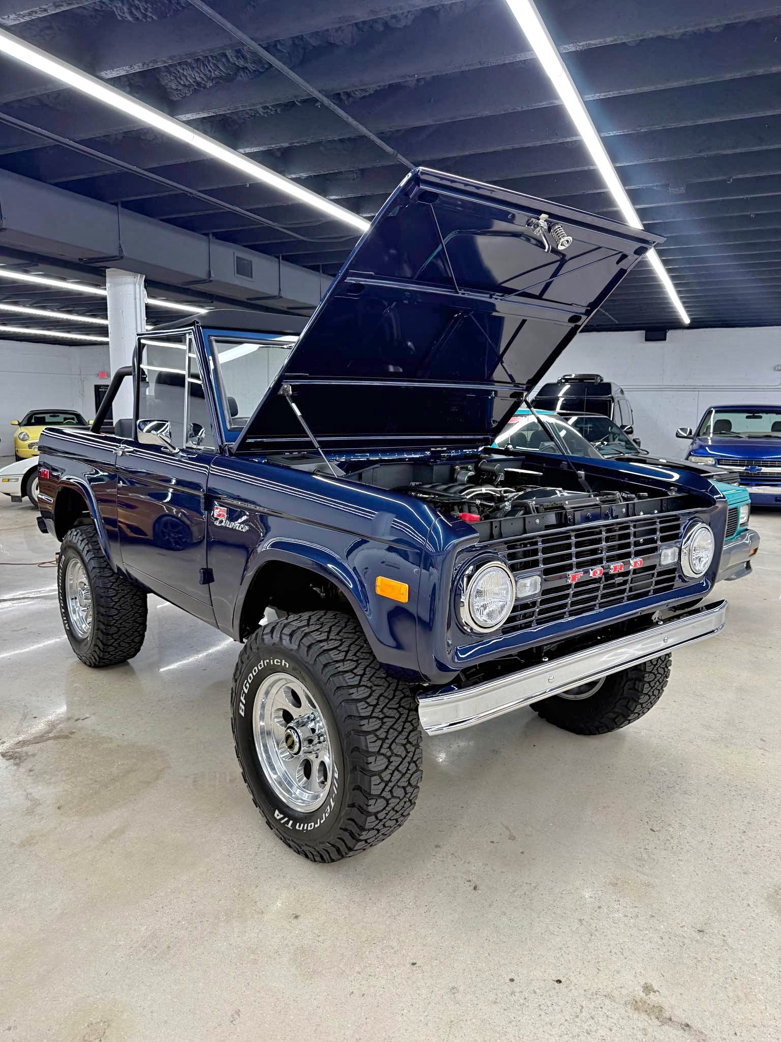 1972 Ford Bronco - Signature series