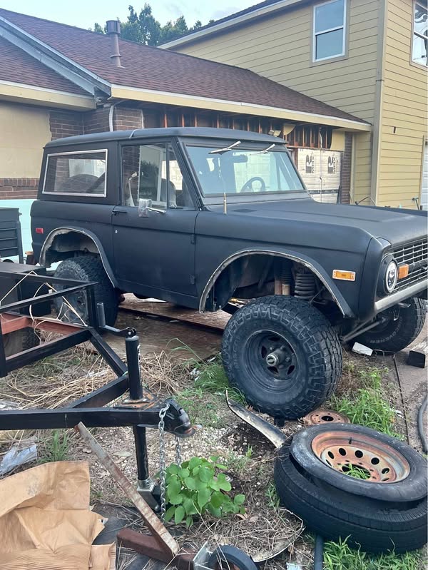 1972 Ford Bronco - U14 halfcab