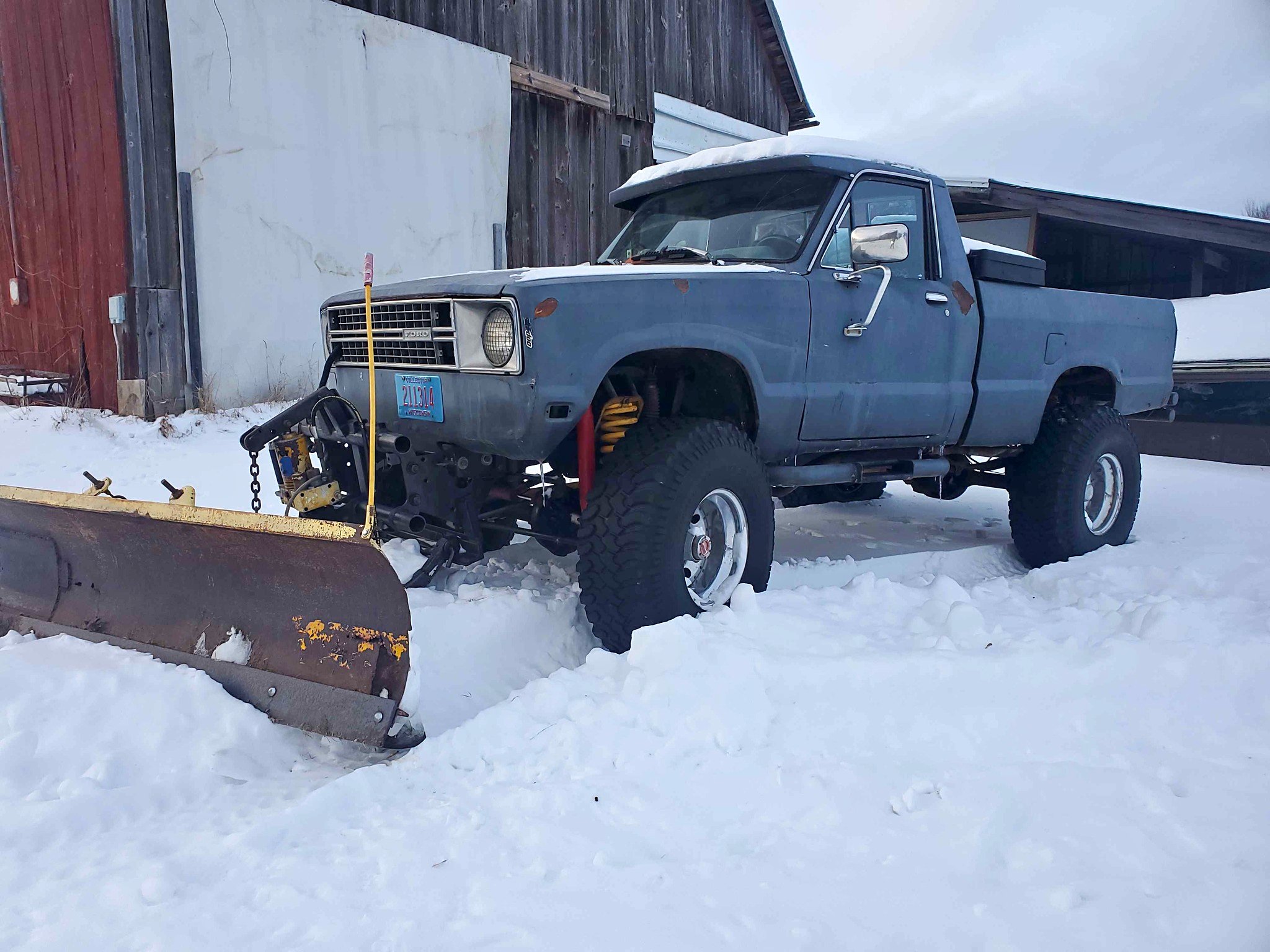 1968 Ford Bronco - 80s courier\/68 bronco drive