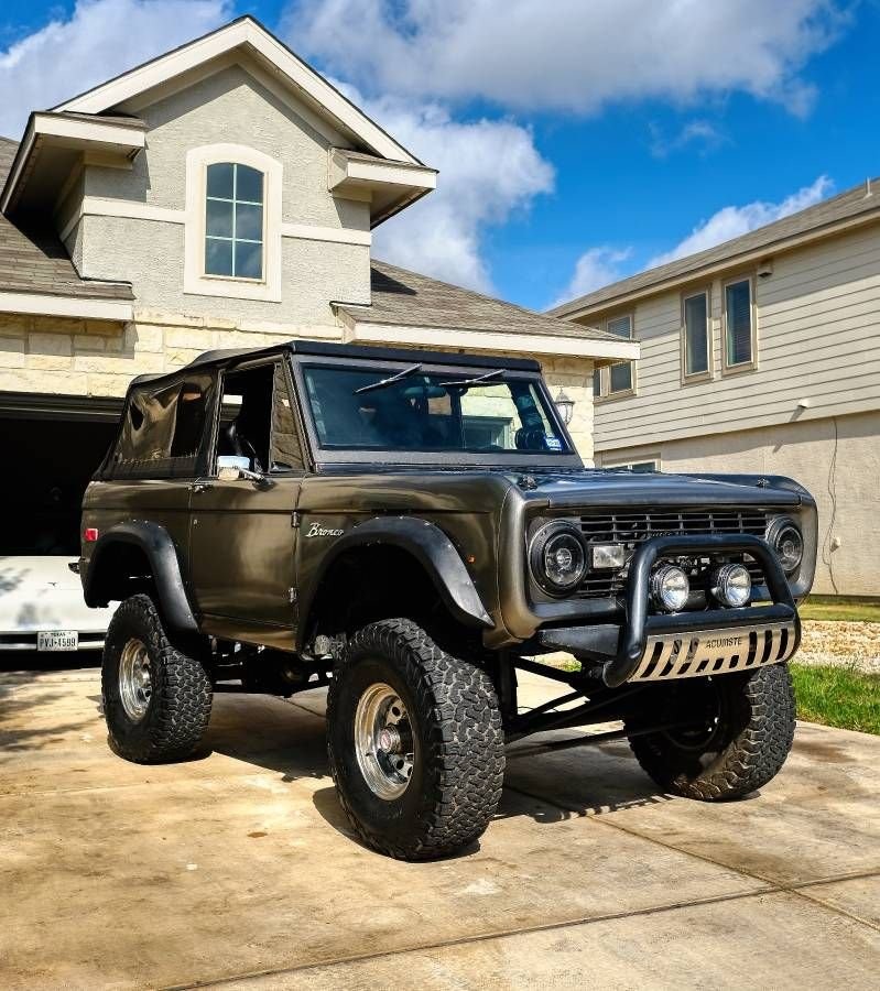 1973 Ford Bronco 6-In Lift, Bilstein Shocks, Roll Cage,...