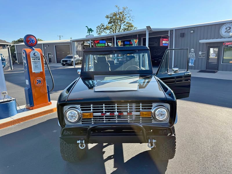 1975 Ford Bronco - 4WD