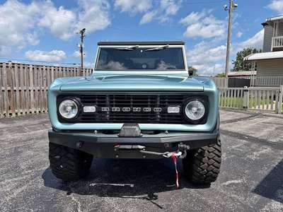 1966 Ford Bronco - Trail edition