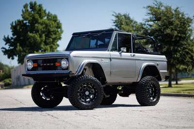 1976 Ford Bronco Maxlider 5.0 Coyote - Stunning Build!