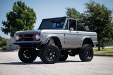 1976 Ford Bronco Maxlider 5.0 Coyote - Stunning Build!