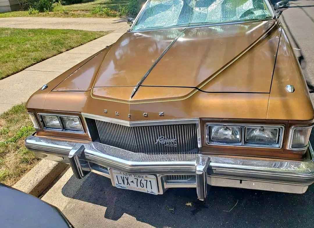 1975 Buick Riviera - Coupe 2D