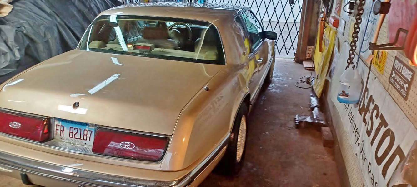 1992 Buick Riviera - Coupe 2D