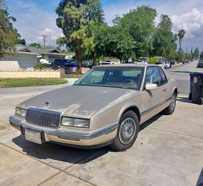 1990 Buick Riviera - Coupe 2D