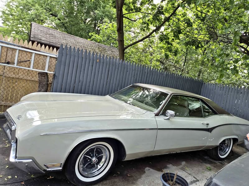 1970 Buick Riviera - Coupe 2D