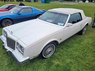 1983 Buick Riviera - Coupe 2D