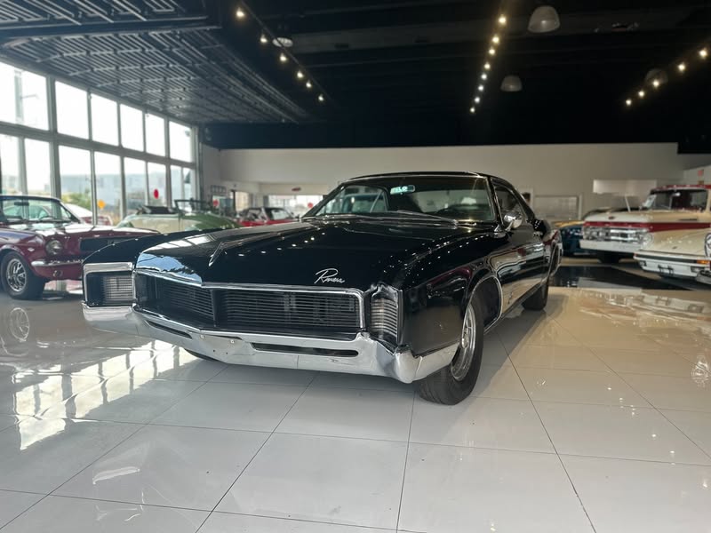 1966 Buick Riviera Coupe 2D