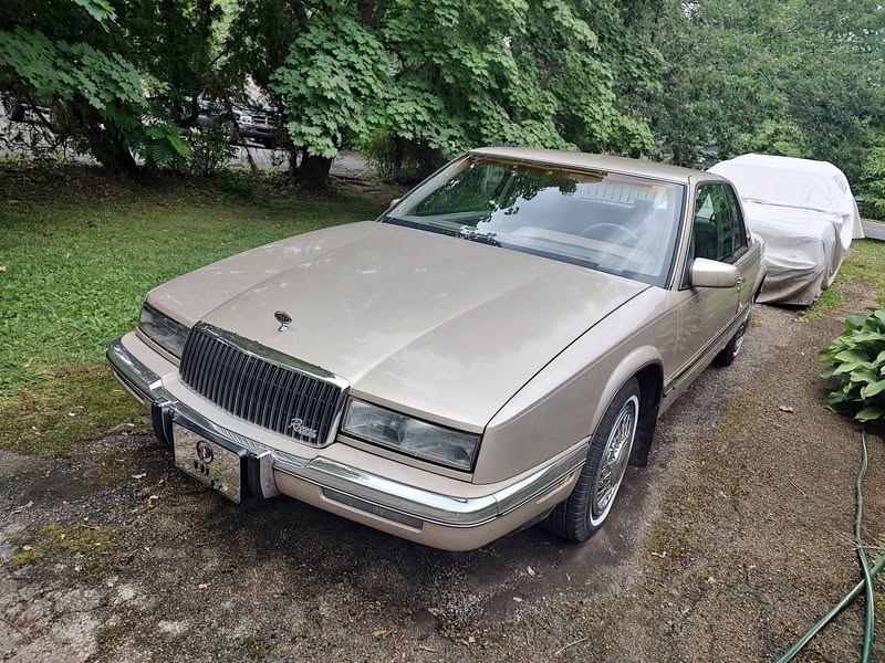1990 Buick Riviera - Coupe 2D